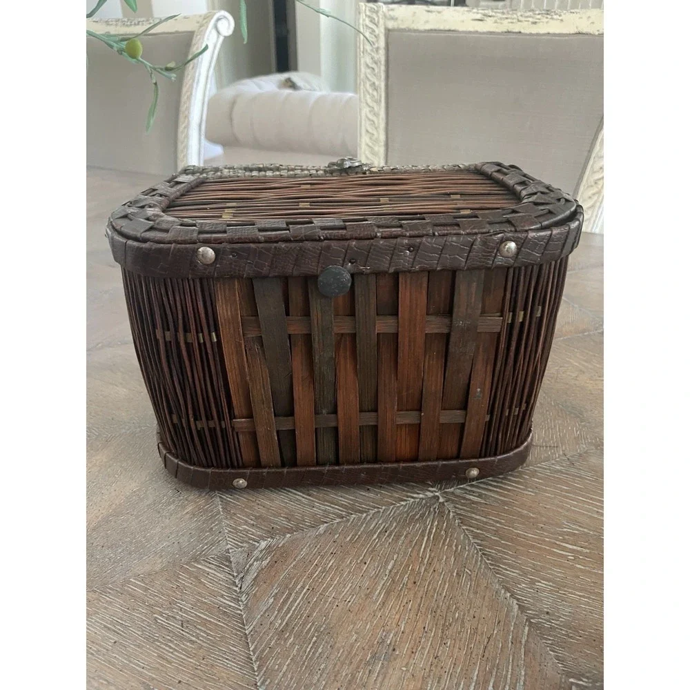 Vtg  Set of 2  Woven Rattan Faux Leather Basket Nesting Boxes w/ Latches Handles